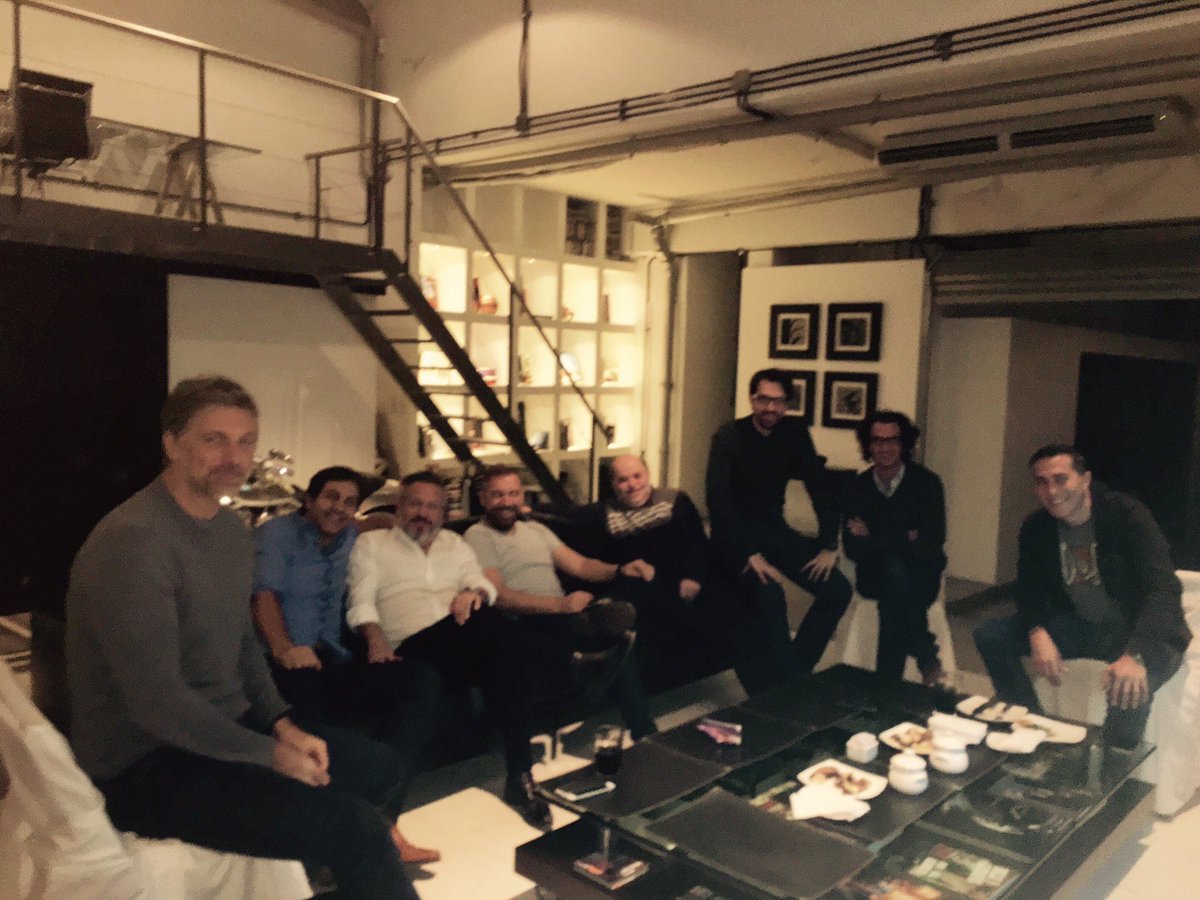 Diegokol's tweet photo. Soy muy afortunado. Si no miren parte del equipo que #dkgroup @dkgroupprensa produce. Una familia por elección https://t.co/xTYY561BUi