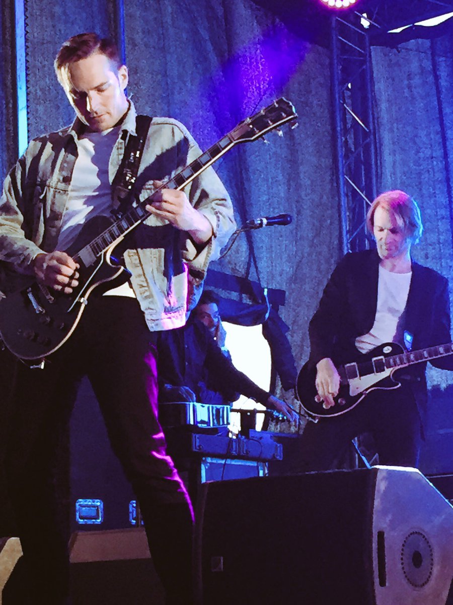TheFeelingFans's tweet photo. who's enjoying the summer festivals?? ☀️☀️🎸🎶 https://t.co/Hi0xaDEUEh
