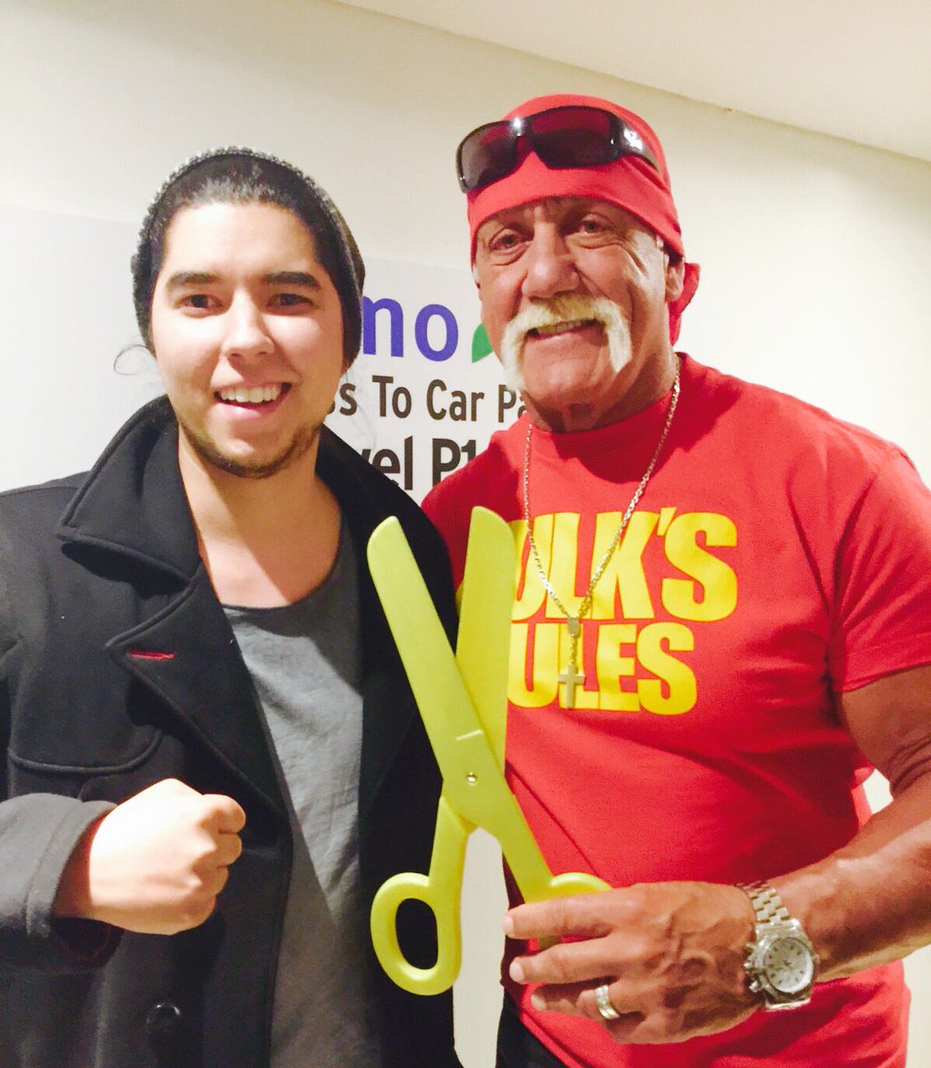 CutItOut4Cancer's tweet photo. Pls RETWEET! Thank you @HulkHogan for joining our #YellowScissors campaign to #FightCancer! https://t.co/co5SBxK09X https://t.co/DKfq4X0I30