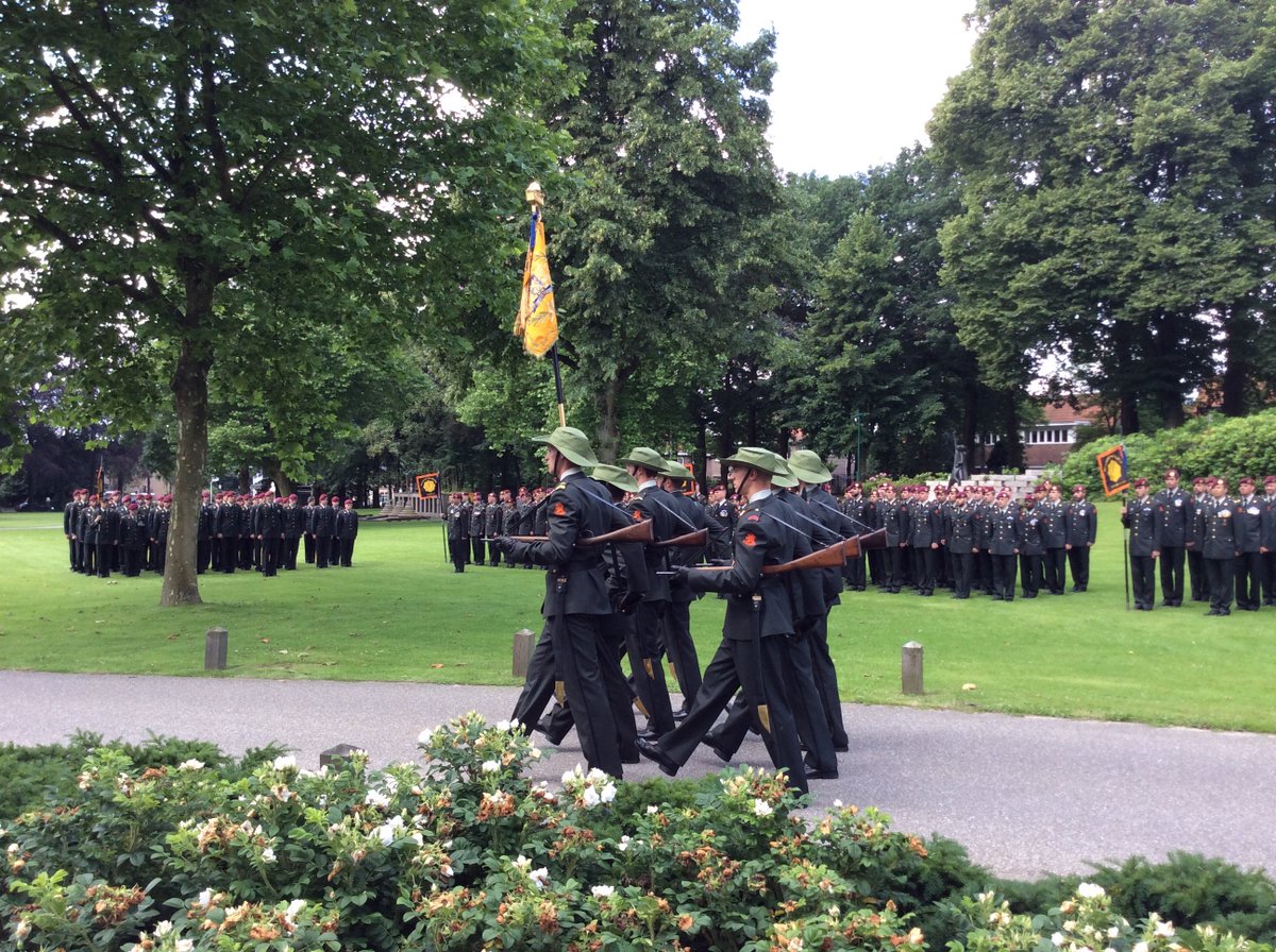 MuseumBronbeek's tweet photo. #herdenking #knil op #bronbeek in #Arnhem door #regiment #VanHeutsz https://t.co/H2Itw6LTlt