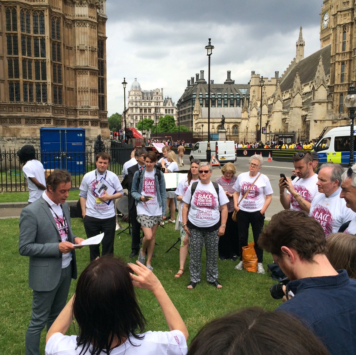 UAL's tweet photo. #EBACCdebate  @HouseofCommons Pro VC @DavidCrow50 on the importance of art &amp; design in schools &amp; creative industry https://t.co/ESB6RFh8lh