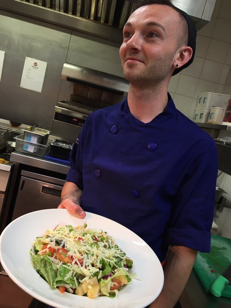 The only veggie in the village..Kitchen Trainer Liam knocks up a good old salad!! 😍 <a href="/seanquirke1888/">Sean Quirke</a> <a href="/WeAreSUGM/">WeAreSUGM</a> #sugm
