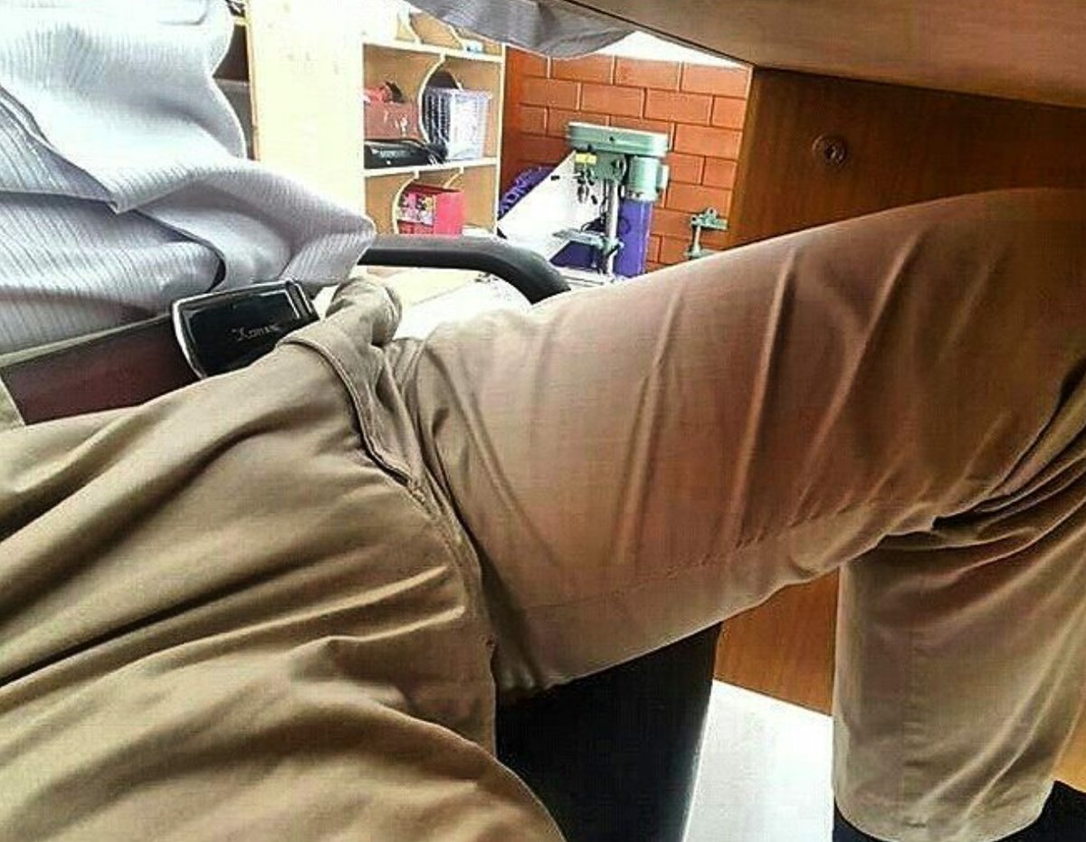 stephanpta's tweet photo. Semi @ Work! 
#gay #horny https://t.co/zreCBb7eyj