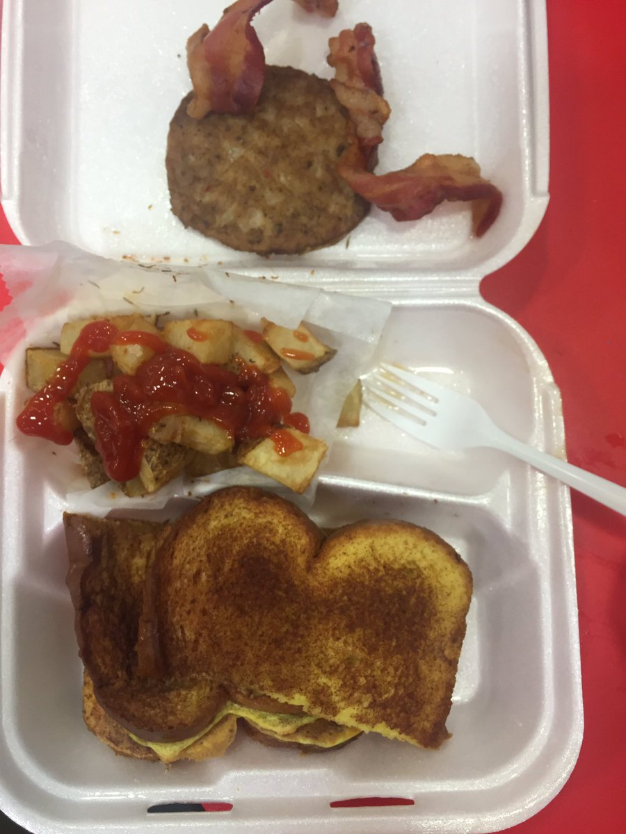 _bkeith's tweet photo. This is why I was ready to get to #Lenox today. #GreatWraps @a_eferighe https://t.co/xS7CYw2uG5