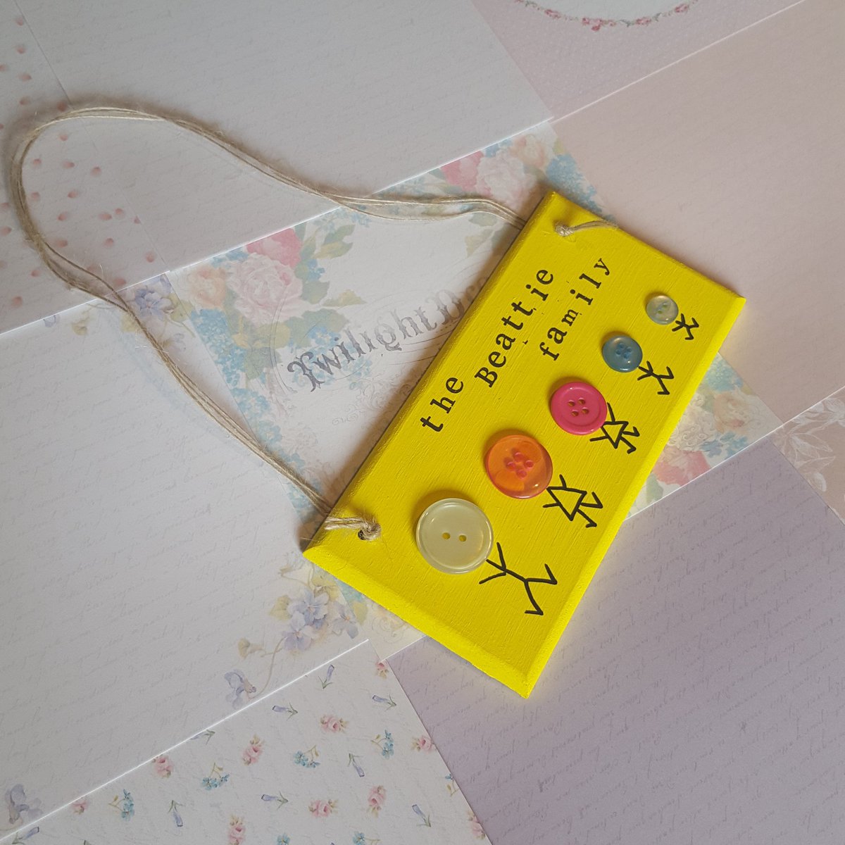 giftsbylinzi's tweet image. Handmade hanging family plaque #buttons #buttoncraft #crafts #rustic  £5 Dm to order 💜