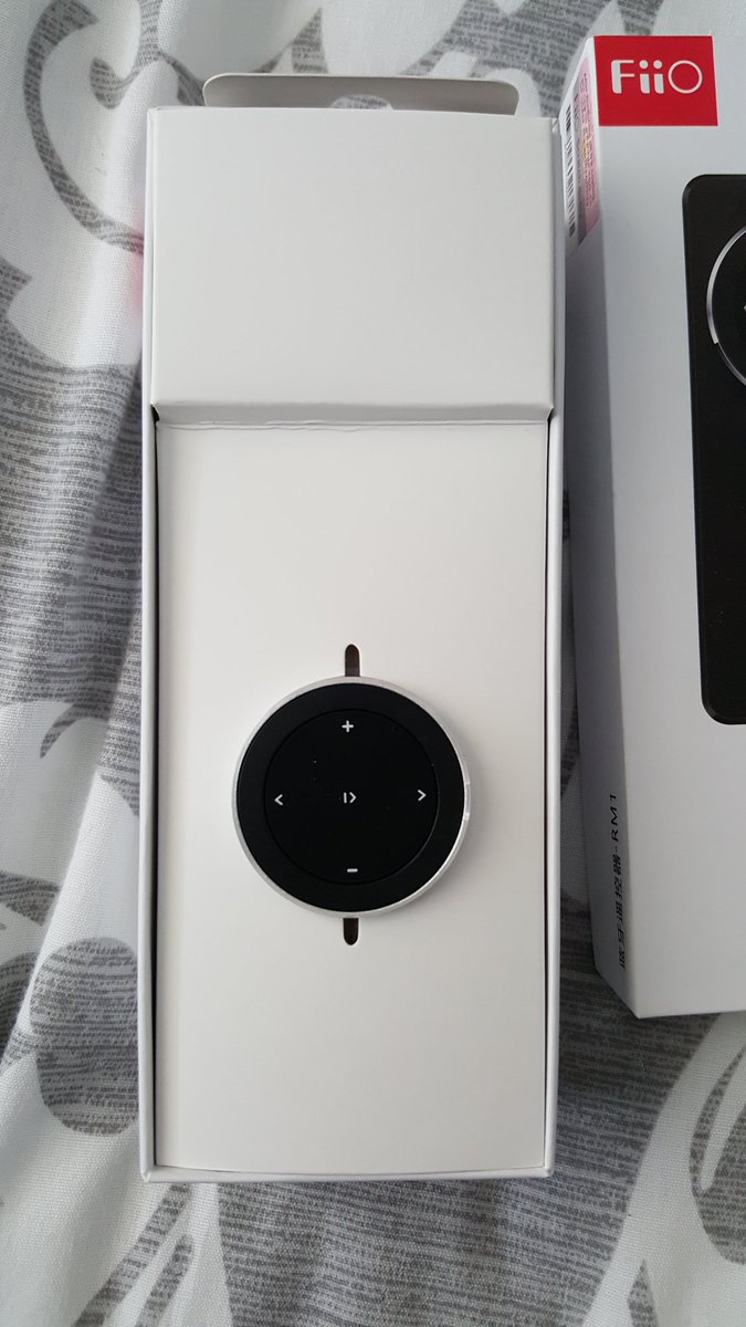 theoneinyellow's tweet image. .@FiiO_official @headfi @headfonics @onkyo_eu
1/3
Yay #FiiO #RM1 #Bluetoothremote arrived! 😄
headfonics.com/2016/05/the-rm…