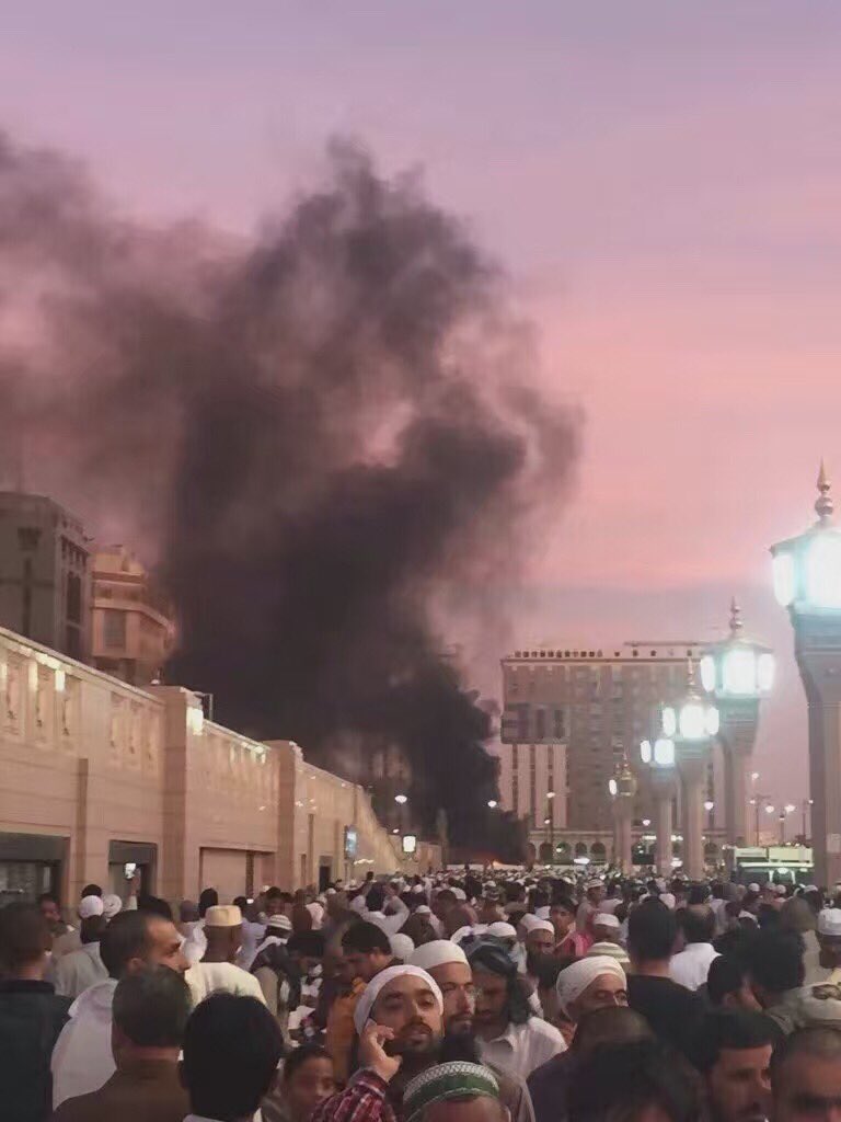 ireneanuar's tweet photo. Dkatakn 3 bom meletup d Jeddah, Qatif &amp; Madinah, Arab Saudi. Allahuakbar. Dugaan mrk d bulan mulia 😢 #PrayForMadinah https://t.co/mEM1uwfvdV