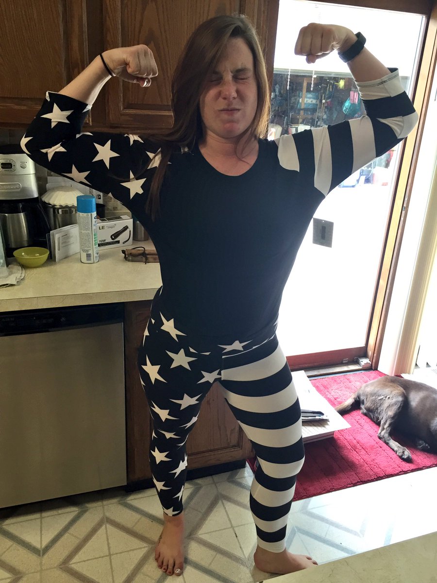 Kelseyboop's tweet photo. @AntonioBrown84 definitely @_lindsaygray #Murica #StartingtheFourthOffStrong #4thdressed https://t.co/Knwy1dPVII