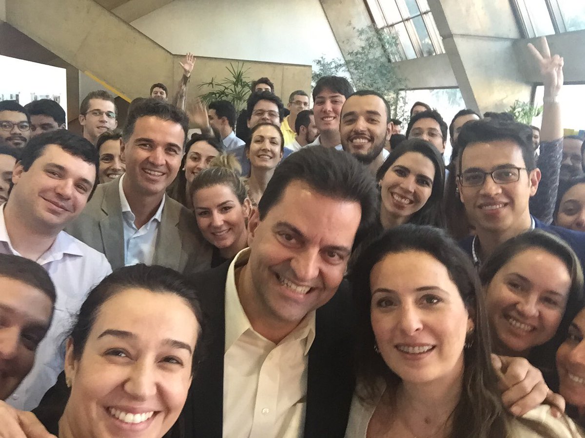 Claudiamucha's tweet photo. First Ideathon Digital 👏🏻#1ideathon #designthinking #DigitalRocks @joanaazeredo @rgiaffredo @marciagolfieri https://t.co/QdA2u69AP6