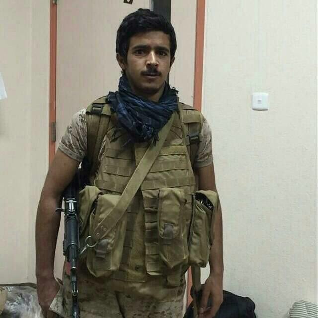 تنبيه مهم

.
هذه الصورة لأحد جنودنا في الحد الجنوبي البطل:غنام بن فيحان العتيبي وليس إرهابي انتحاري.
.
ساهم بنشرها
-