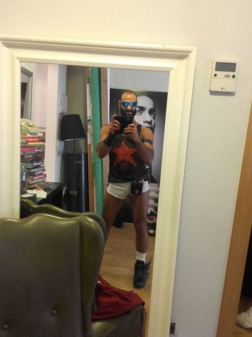 Pronto per uscire in parada https://t.co/R5yvVXKPQ1