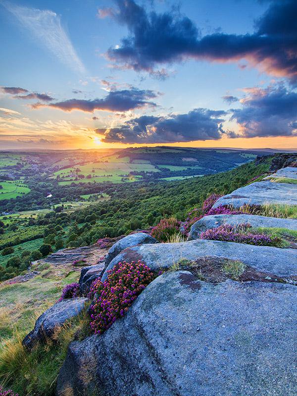 rybotics's tweet photo. Curbar sunset in England https://t.co/LvdonQrkkB
