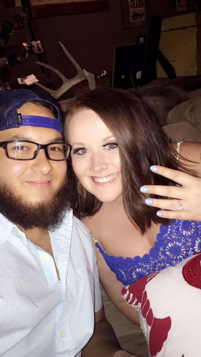 hanbrooo's tweet photo. WE'RE ENGAGED!!!! https://t.co/vgCXEgpTaW