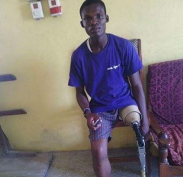 Ayo Makun <a href="/ATripToJamaica/">Ayo Makun</a> makes friend with physically challenged man
- naij.com/880894-popular…