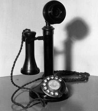 TechDayHQ's tweet photo. 2. Thank goodness for Alexander Graham Bell who invented the telephone in 1876 here in America. #textingaddict https://t.co/naojggkpym