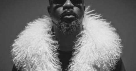 PulseGhana's tweet photo. #PulseFeature
Messi, Ronaldo, M.anifest, Sarkodie and the undying love for pro bono https://t.co/wdU5vy3KLq #Pulse https://t.co/R1dIApb1wb