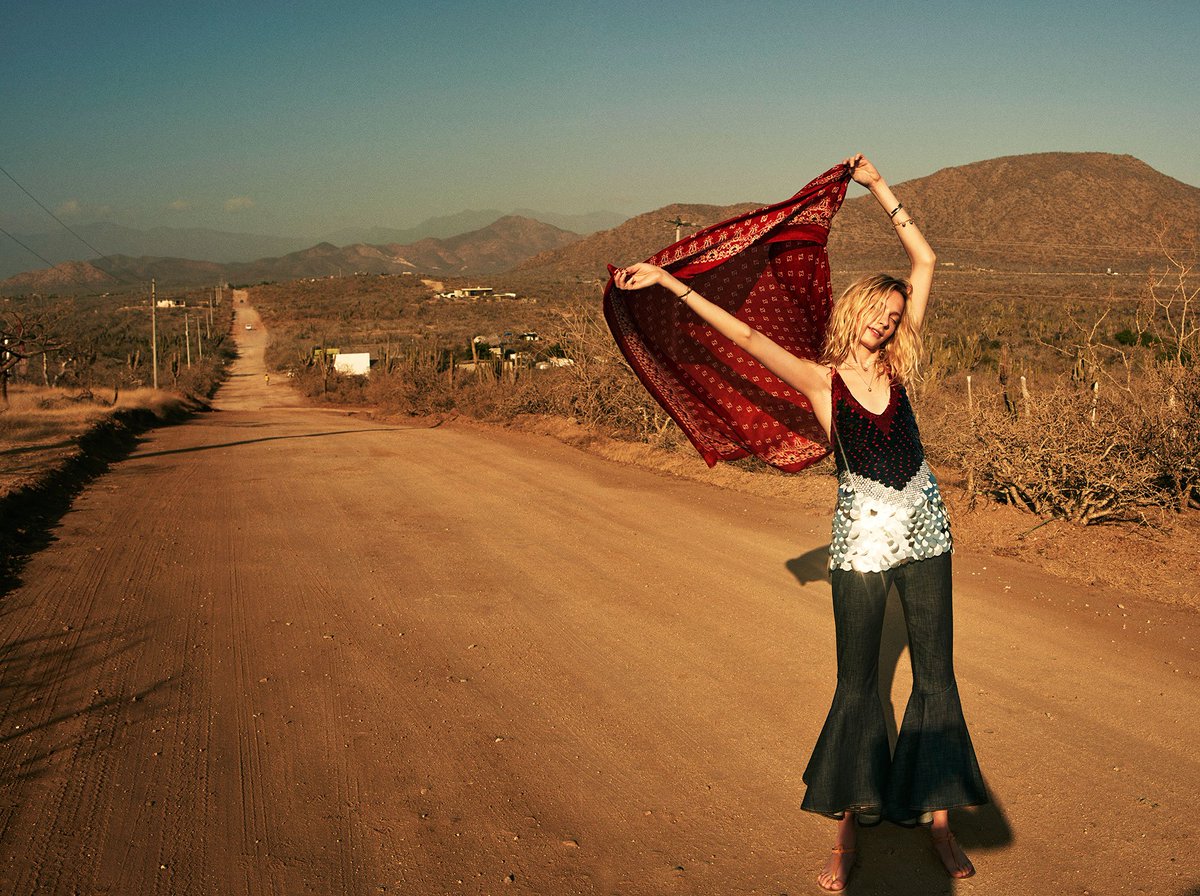 Happy #FourthofJuly! Perfect your wardrobe for today's celebrations with our #vacation studio 🎉