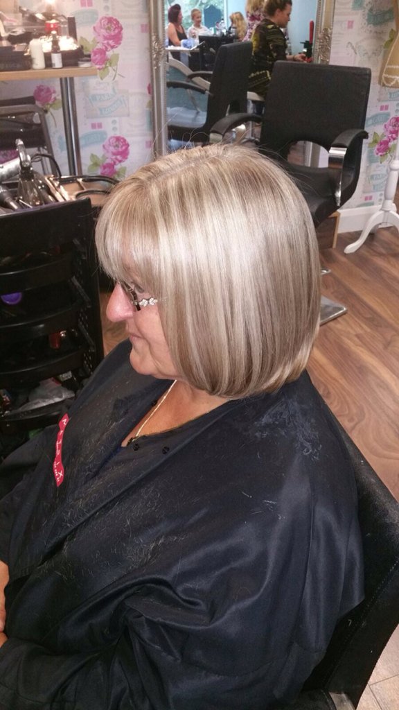 cherrybombgals's tweet photo. Gorgeous full head highlights by Nicola! #olaplex #hair #hairhour #behindthechair https://t.co/lo6pWWKs7a