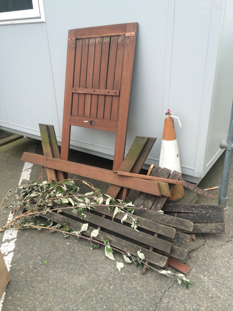 jacko_7777's tweet image. Thought u weren't in today @lynn_baggaley #flatpacked @Ralphy_7