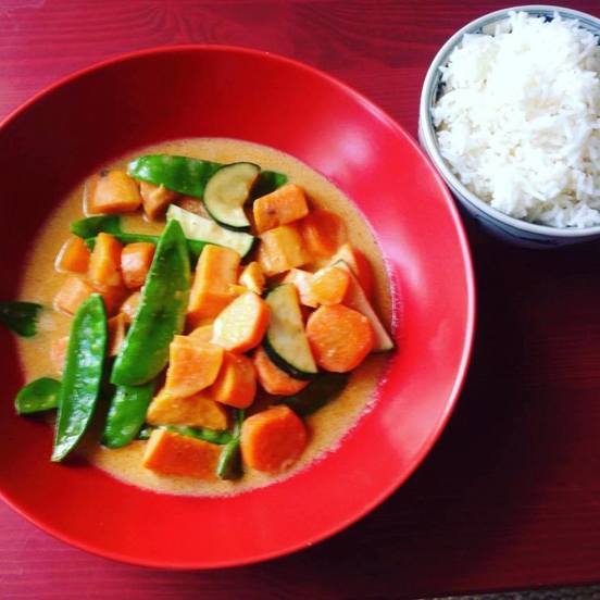 DishNextDoor's tweet photo. On tonight: Athene's Veggie Thai Red Curry 🔥 🔥  &amp; more here https://t.co/w2bQt85MoG #eatlocal #food https://t.co/bOUzbs24o9