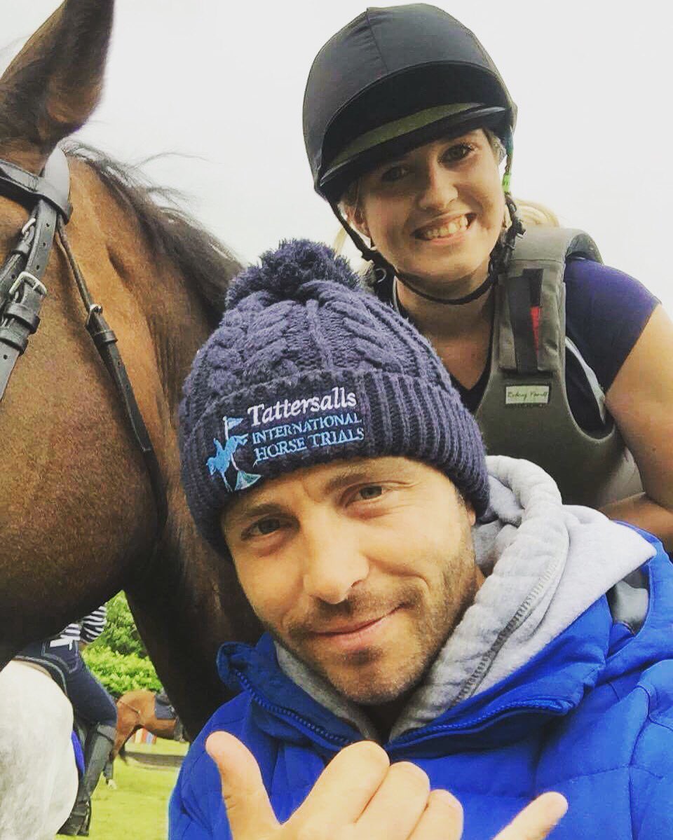 _amymereds's tweet photo. Lesson with @BenHobday went well #iwillholdmyreins 😂😂😇 https://t.co/H9wq7pPAG1