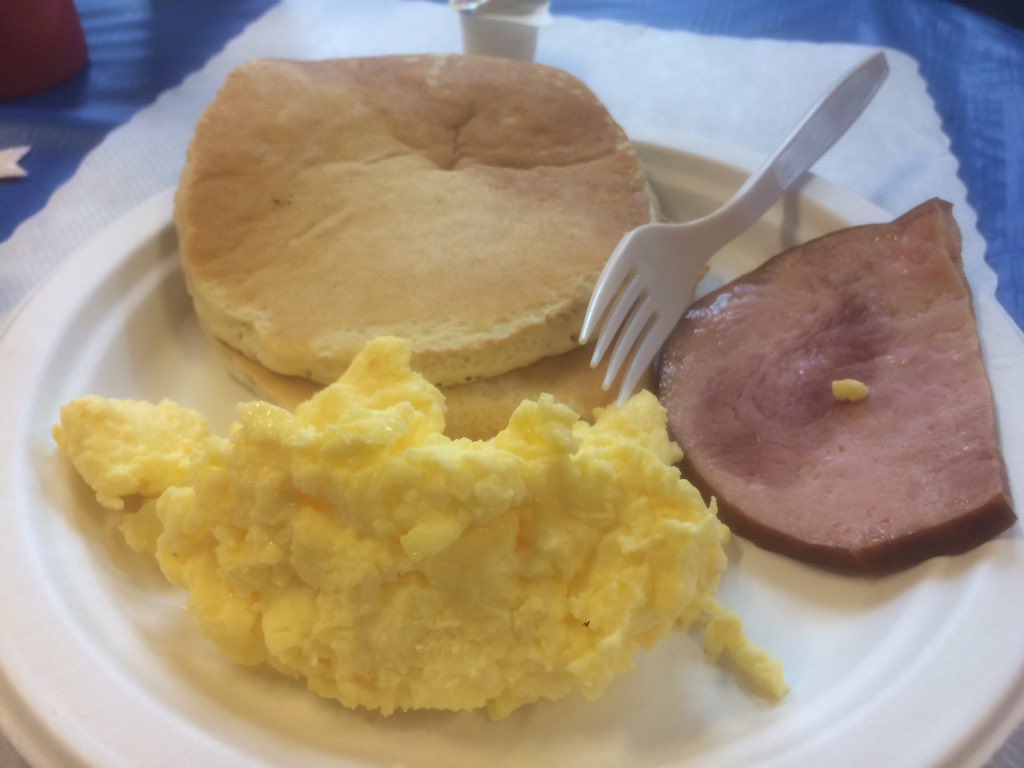 CNN_Ty's tweet photo. Great way to start the 4th.  A pancake breakfast in Carnation, benefiting the Good Neighbor fund.  #k5summer https://t.co/qjaY1Bh7wq