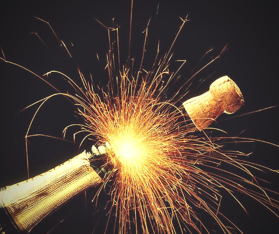 BubblyFest's tweet photo. Happy #FourthofJuly! Cheers to #America! Don't forget to bring the #champagne to the #BBQ. https://t.co/o5zujpbEW4