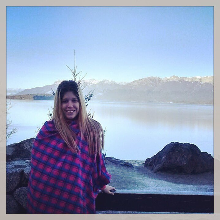 mantarrayaok's tweet image. Desde #Bariloche con #poncho #manta para abrigarse del #frio y la #nieve ❄️🗻🌁