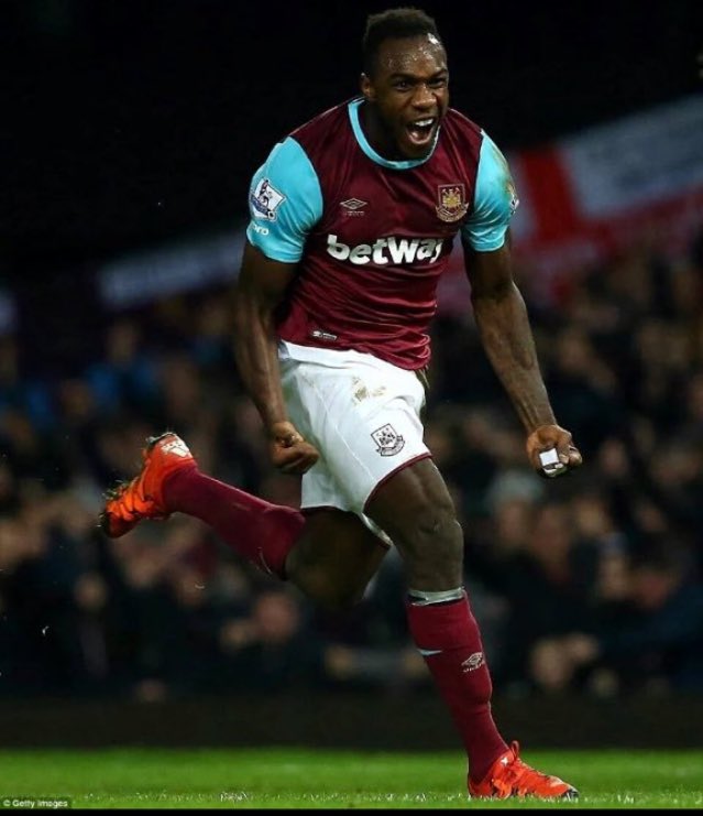 HammersHq's tweet photo. HUGE NEWS: Michail Antonio has signed a new FOUR YEAR deal with the club!! https://t.co/65c07IDGM8