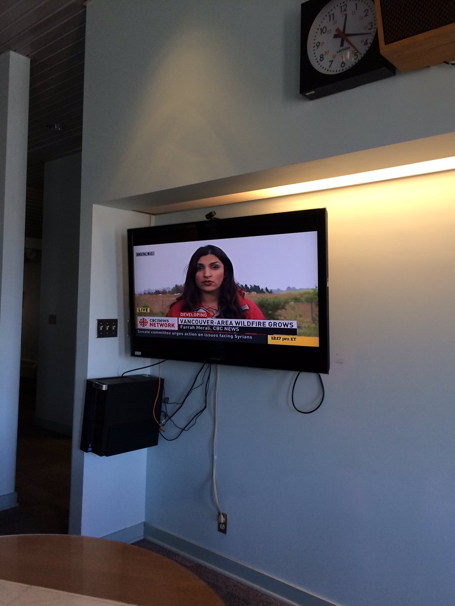 JordanKonek's tweet photo. Guess who I saw live on #CBCNetwork @FarrahMerali #CBC https://t.co/1AYBlMUkp3