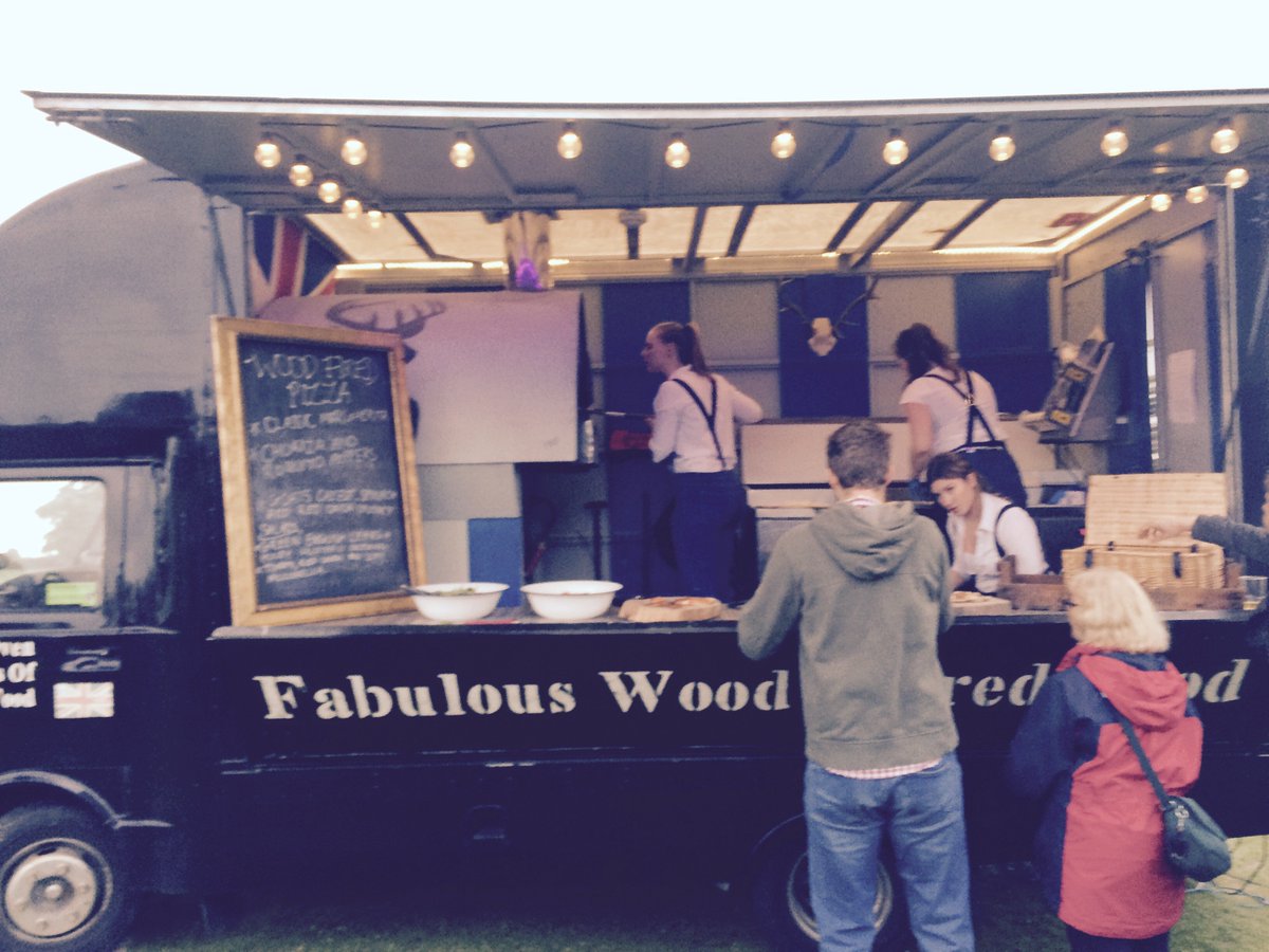 ripplplatform's tweet photo. Fab service and super delicious pizza from @TheWildOven at our summer social on Thursday. Go &amp; check them out! https://t.co/ywsmC9Ozpk