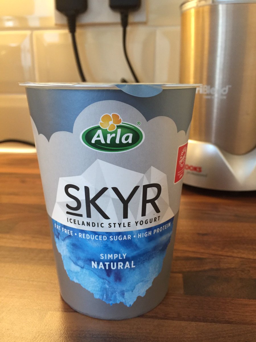 Icelandic yogurt! Low sugar, low fat and high protein. Try it with some blueberries 👌🏼 #teamprime