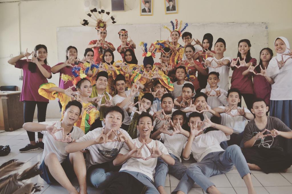 hopenayo's tweet photo. bakal kangen banget sama bocah bocah ini uwuuuuwwwww big lafyuuuuu guyssss!!!! #RukoFams #Xips1 https://t.co/uPGjTa6EHY