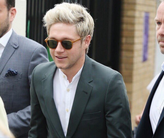 wwotratupdates's tweet photo. 📍| Niall at #Wimbledon  today, July 4th ☺️ https://t.co/fiUSMQpjdM