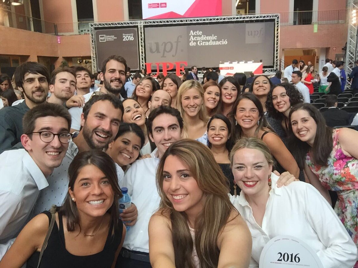 annapuigrad's tweet photo. Al fin!!! #graduacio2016 #mmdd16 @mmdd_upf #MarketingDigital https://t.co/G7tlwc9OOF