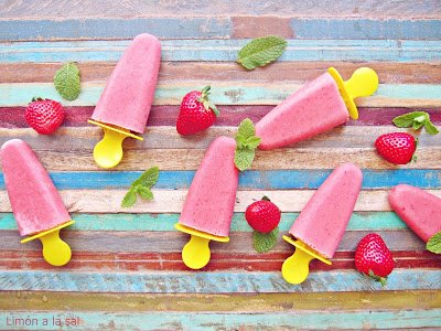 revistacriteri's tweet photo. Aprovechando la subida de la temperatura, nos deleitamos con estos fresquitos polos de fresa
https://t.co/aJjBsCZduw https://t.co/LXwQyONvIb