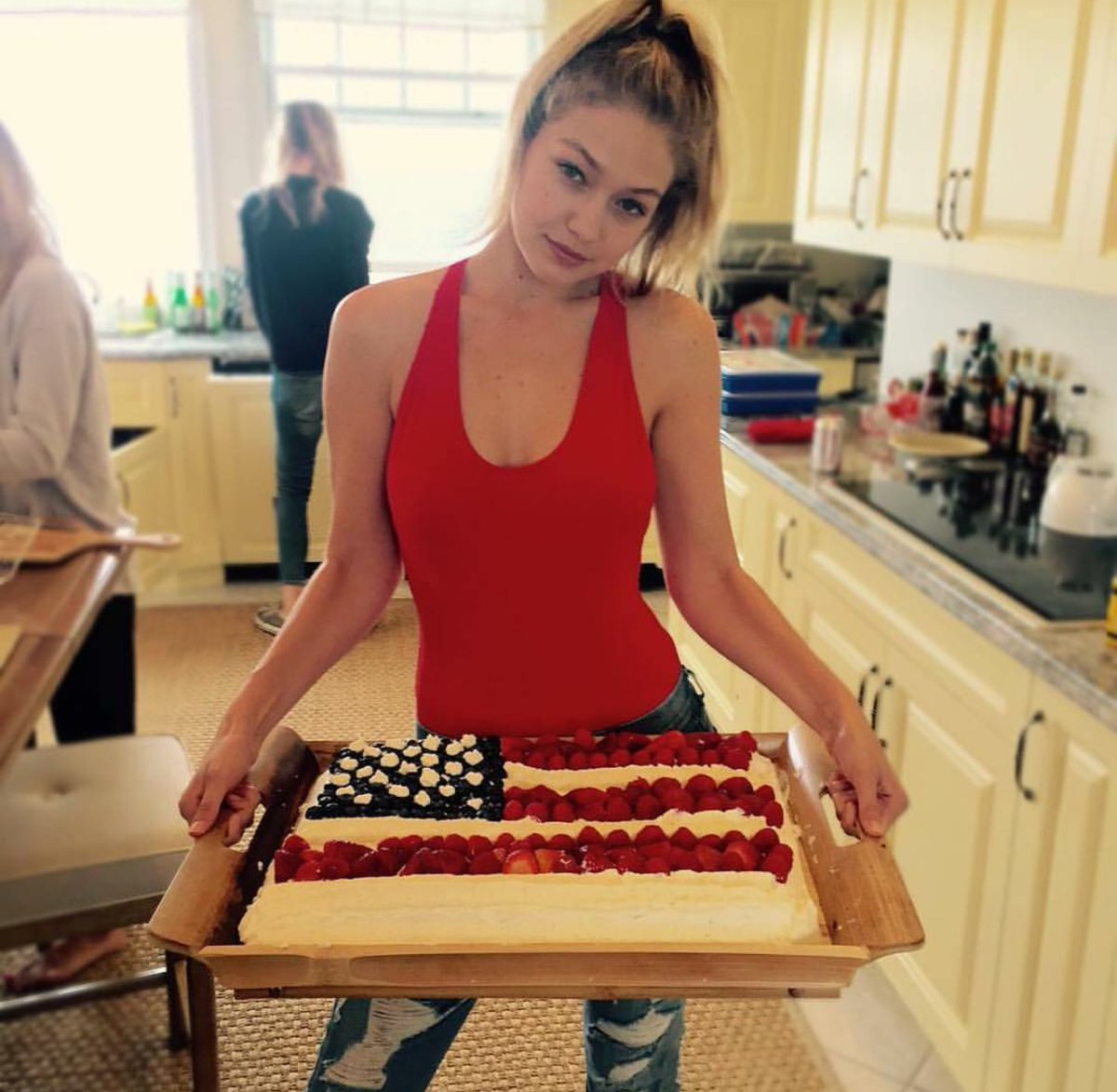 bestgigiphotos's tweet photo. Happy 4th of july ❤💙 https://t.co/ox5cXO9AV1