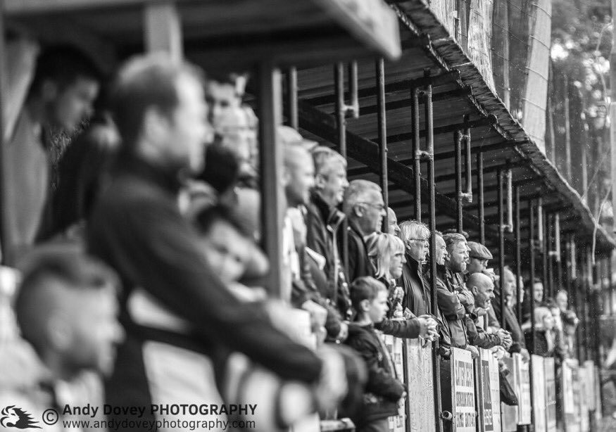 andydovey's tweet photo. .@NonLeagueCrowd two from @valerecofficial #BuzzingCrowd #oldschoolterraces https://t.co/gWNtOL50Aa
