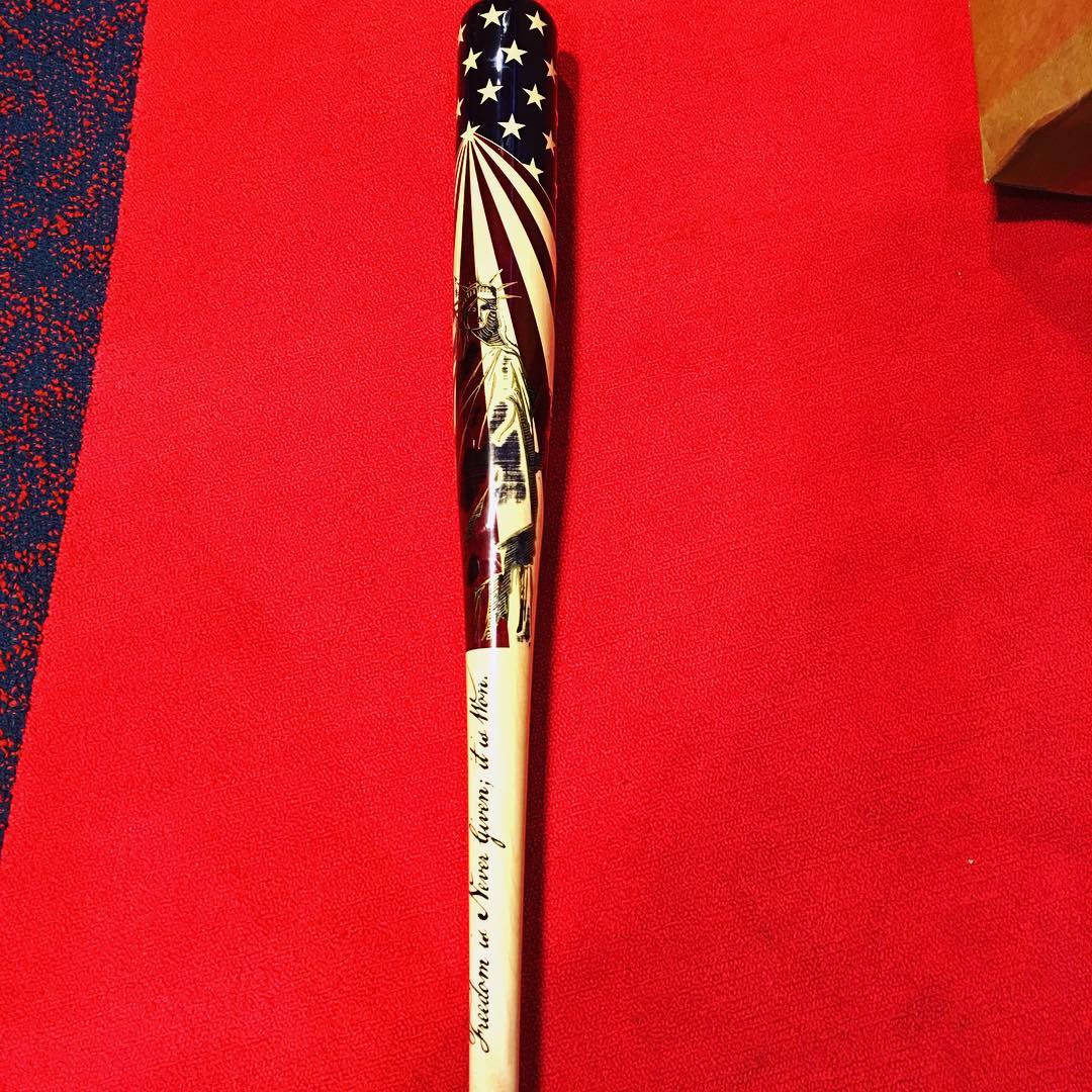 SportBlogNYC's tweet photo. Bryce Harper's 4th of July bat 🔥🇺🇸 https://t.co/miF5uH5hwx