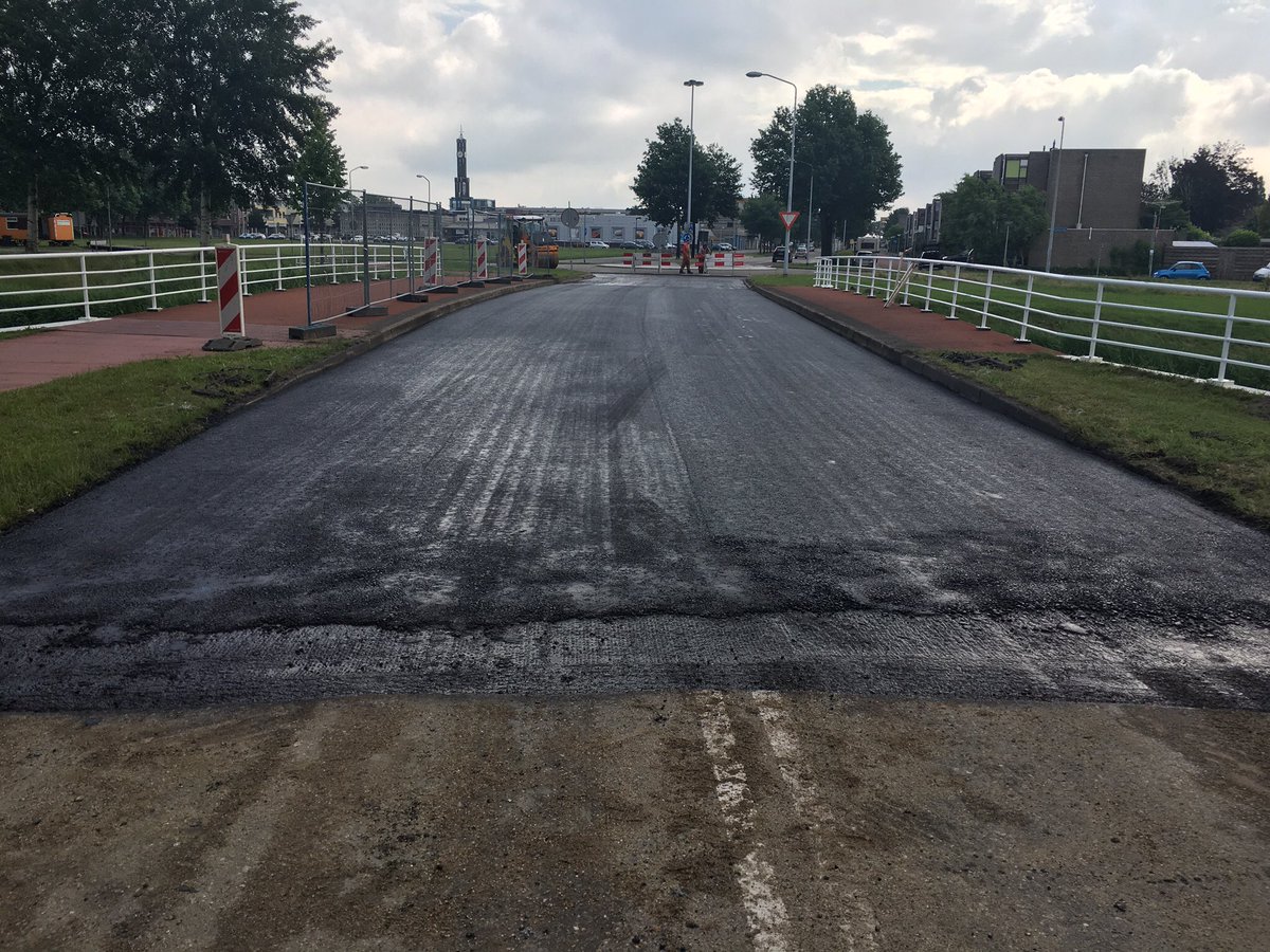 #asfalt @ zeewolde #kunstwerken #wals #asfaltploeg #mooiwerk #onderhoud