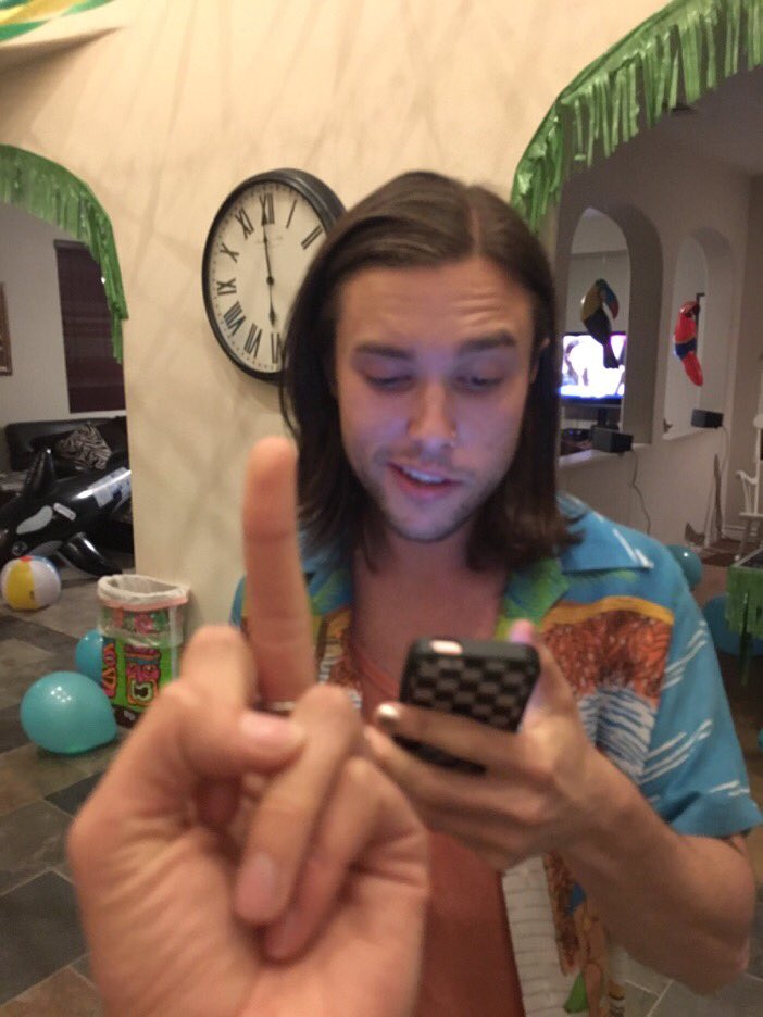 zachpics's tweet photo. https://t.co/yW2xE4KZYL