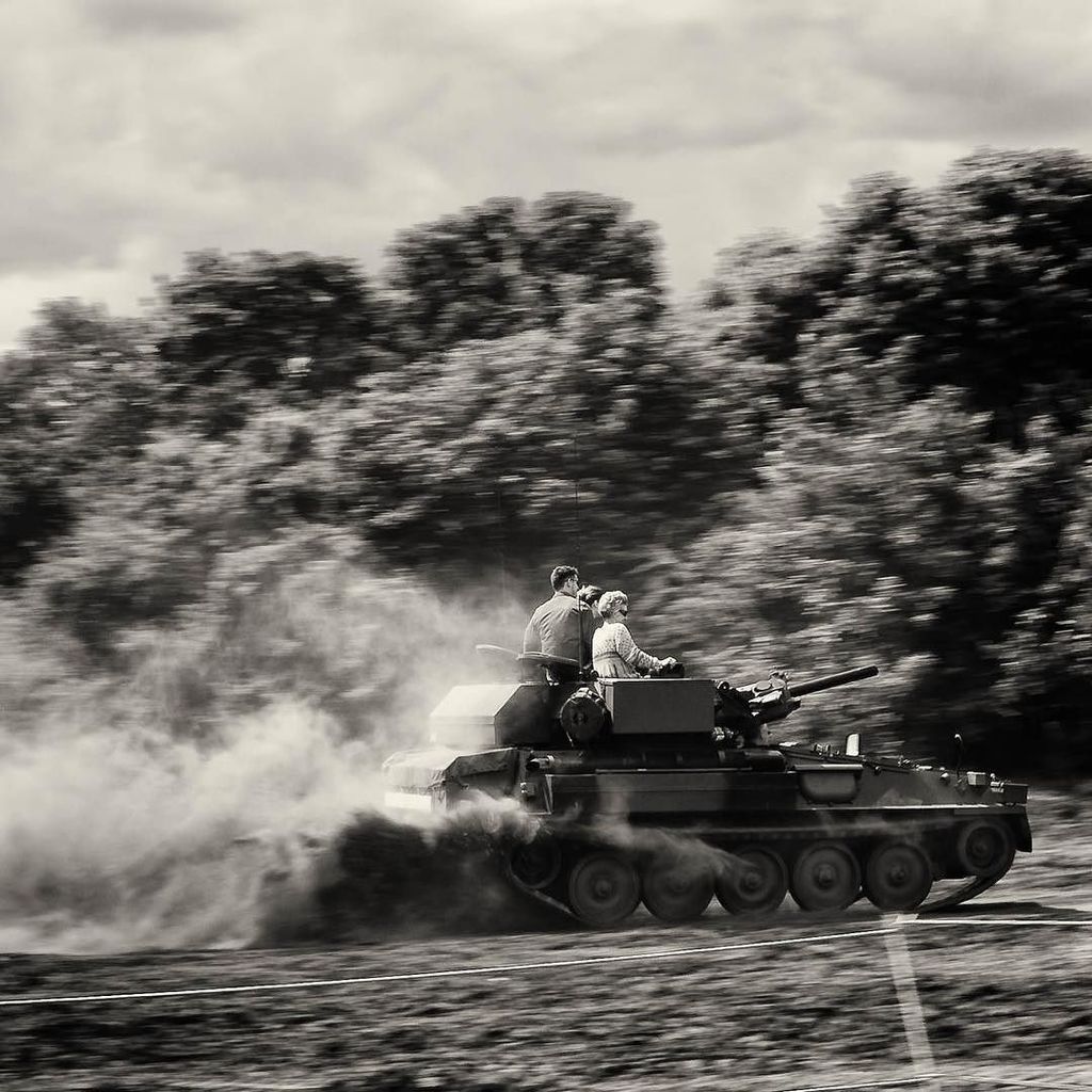 ValveBounce's tweet photo. Tank rides @bicesterheritage #bicesterheritage #flywheel #tanksofinstagram #drivedustily https://t.co/E2cvfVf5Md https://t.co/bnD5iZtTuQ
