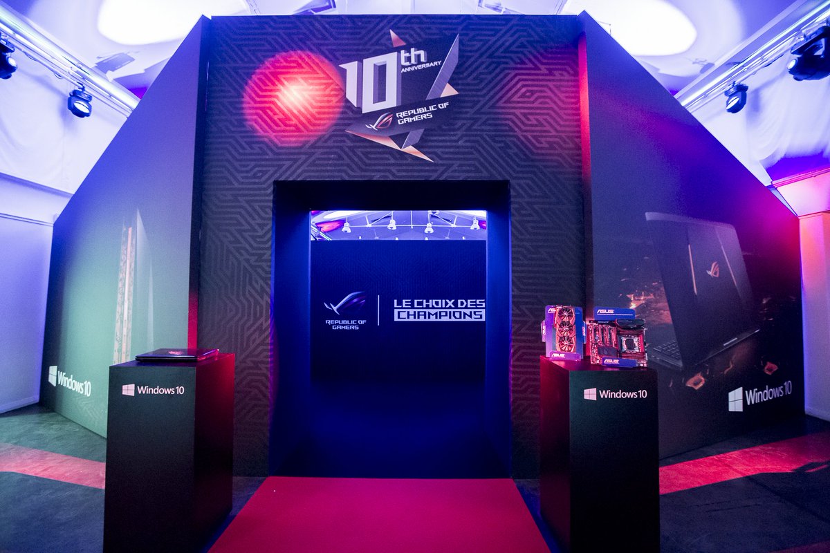 MetroRapideApp's tweet photo. Soirée #ROG10ans! Suivez la finale ASUS ROG Tournament 2016! https://t.co/ghbj0FqNmm https://t.co/9BfVwTMLbW https://t.co/aliCXH4iP2