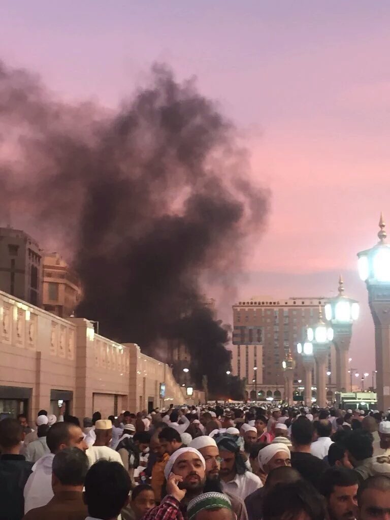 MDSaqibMalik's tweet photo. Ya Allah please protect and give strength to the people in Madinah.
Ameen.
#PrayforMadinah #RIP @Tweetlamic https://t.co/zD3nuQPORl