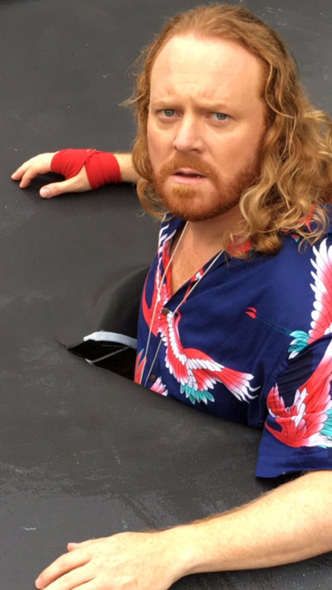 lemontwittor's tweet photo. It's just one of those days where you get right stuck in a hole https://t.co/olzkroXjnT