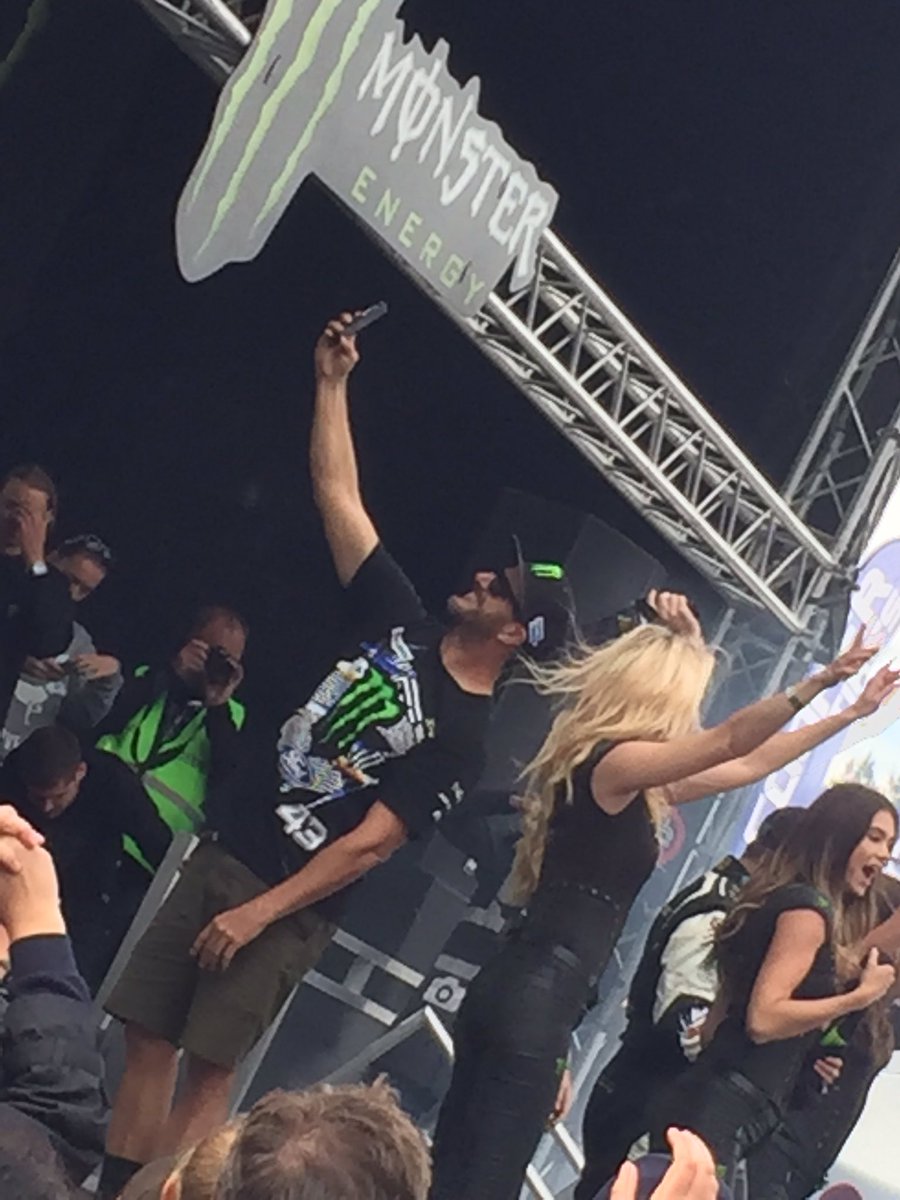 Vowa81's tweet image. #RXHoljes #Block43 fin helg i Höljes, 4 h kö ut ur campingen, men det var värt☀️🏁🚗🍻🍻🚗🏁☀️