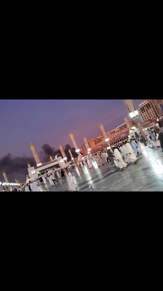 السعوديه : ثلاثة تفجيرات انتحاريه قرب الحرم النبوي الشريف والقطيف  CmimILEXgAEtGbi