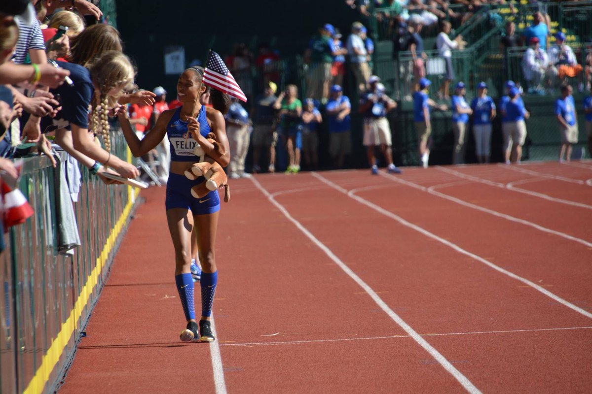 pvillanueva365's tweet photo. Happy 4th of July every1! @usatf @GoTrackTownUSA Congrats all! #RoadToRio #OlympicTrials #TrackTown2016 #TeamUSA 🇺🇸🏅 https://t.co/ofJahE80sJ