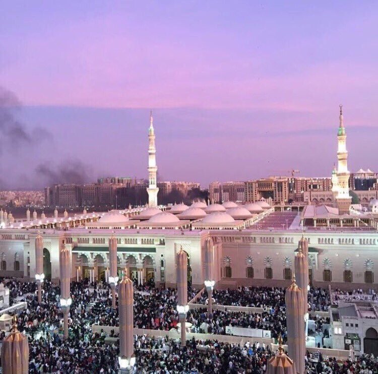 eyesaudi's tweet photo. قال ﷺ: #المدينة حرم من أحدث فيها حدثاً أو آوى محدثاً فعليه لعنة الله والملائكة والناس أجمعين.
#تفجير_المدينه_المنوره https://t.co/6e18pKp501