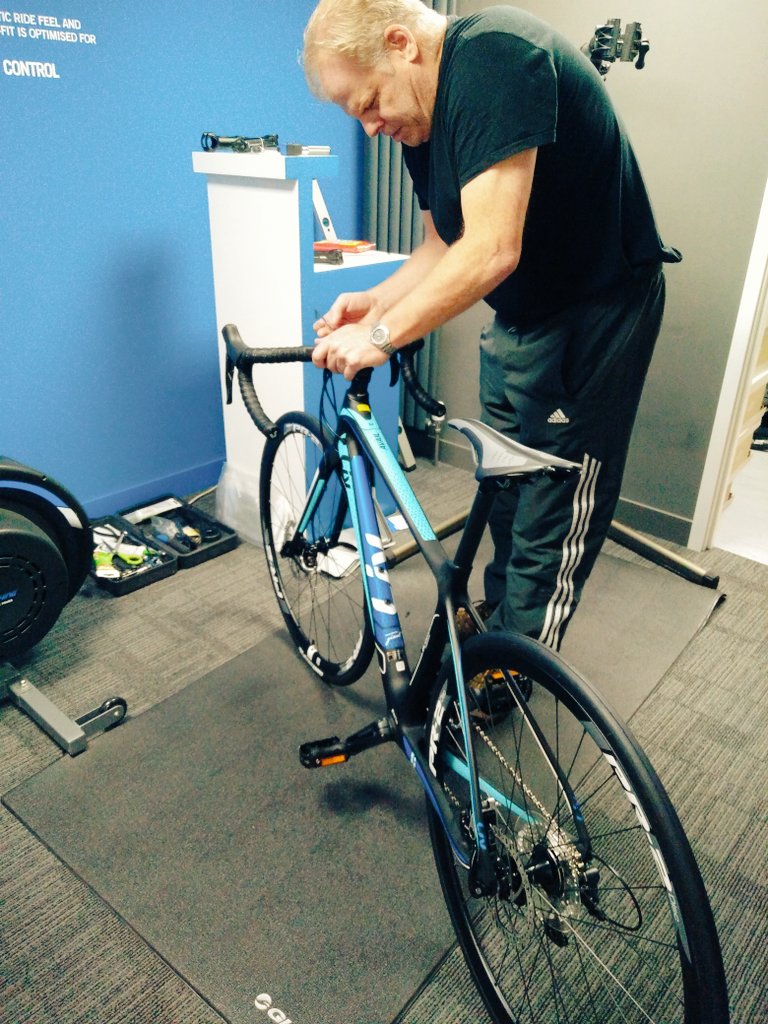 JessicaHayball's tweet photo. @GiantLeamington made sure it was the perfect fit before I set off! Great service! #cycling #newbike #excitingtimes https://t.co/dsRSnB2omm